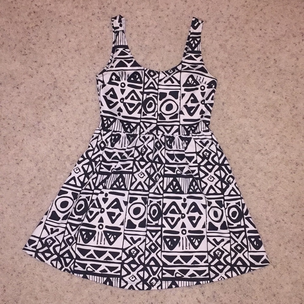 Black and white tribal pattern sleeveless dress